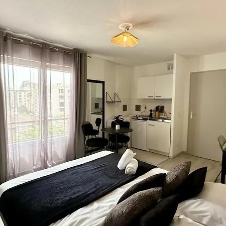 Magenta - - Charpennes Apartamento *